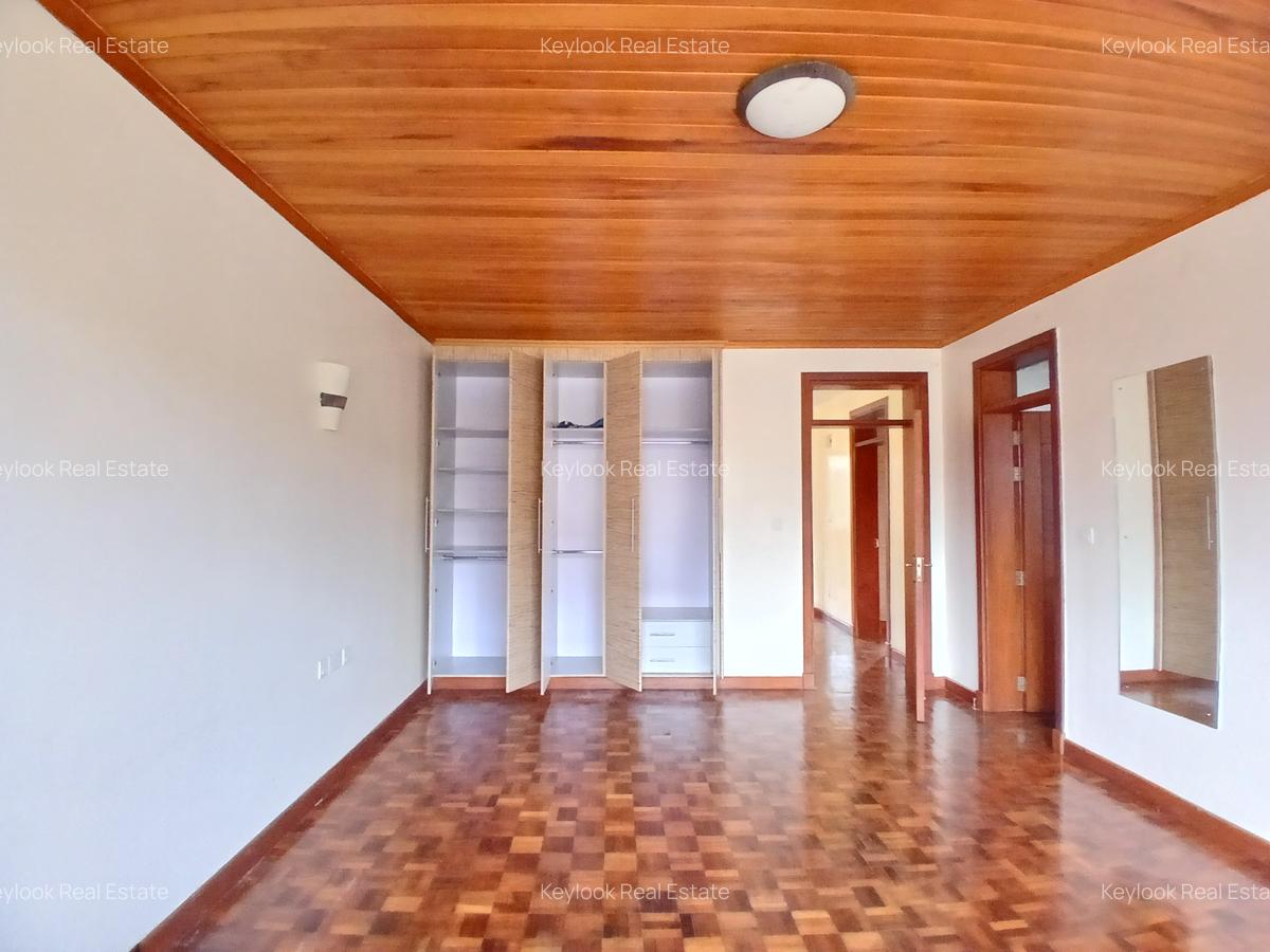 5 Bed Townhouse with En Suite at Lavington Green - 12
