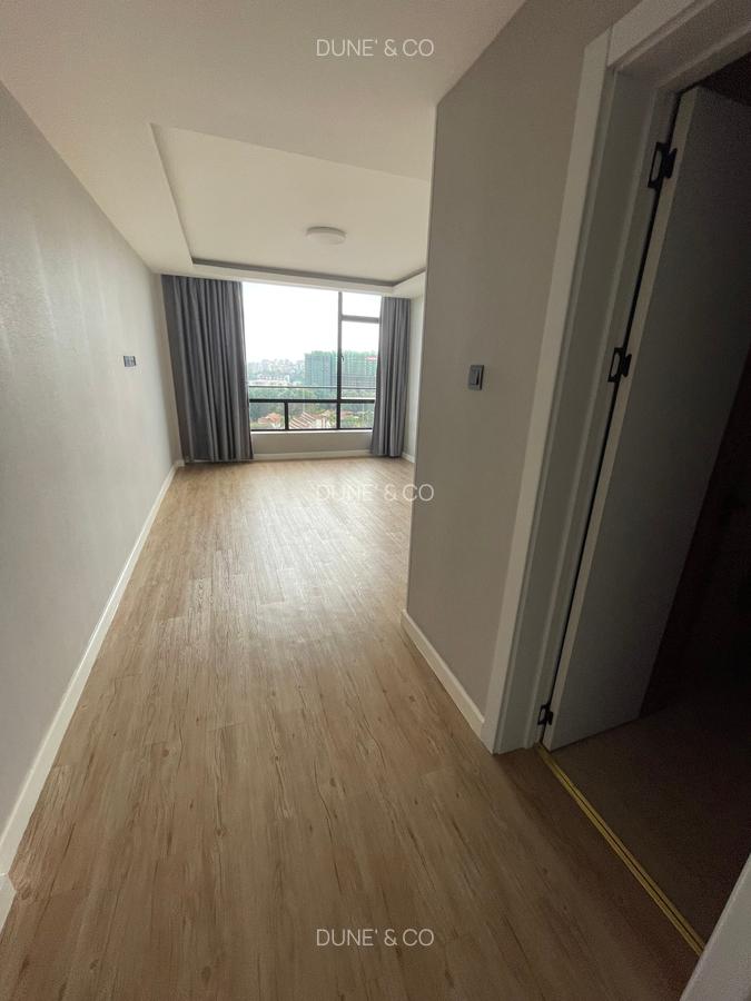 2 Bed Apartment with En Suite in Brookside - 15