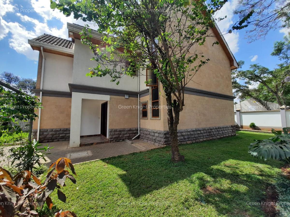 4 Bed Townhouse with En Suite in Lavington - 2