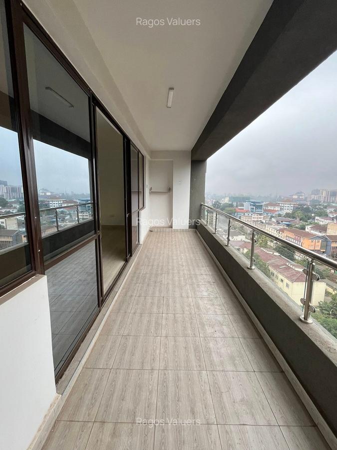 3 Bed Apartment with En Suite at Parklands Road - 13