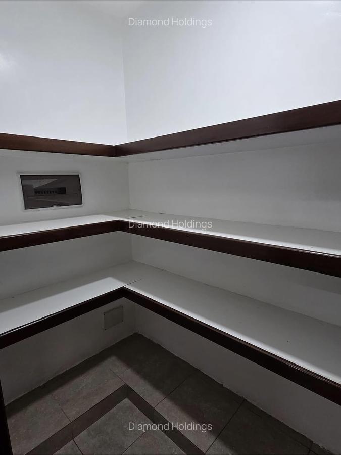 3 Bed Apartment with En Suite at Parklands - 11