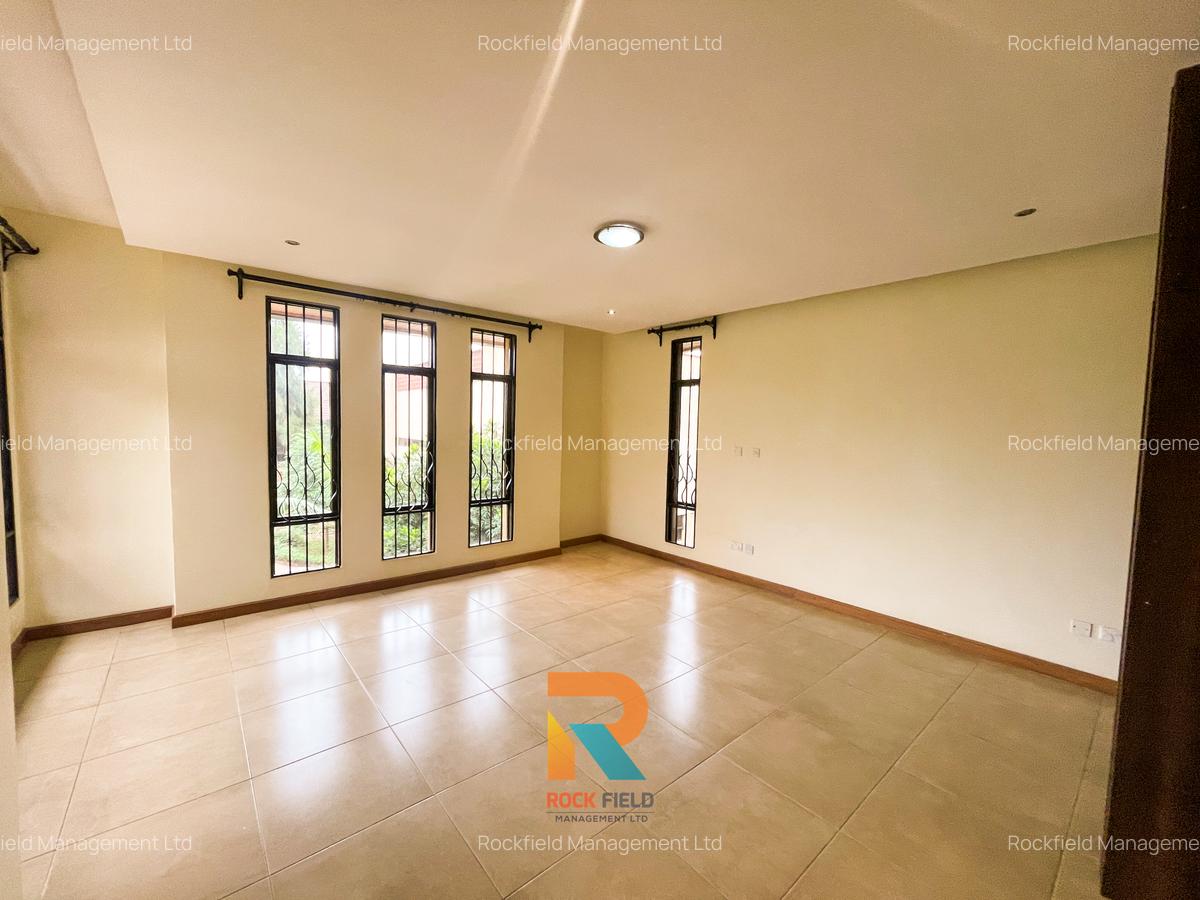 4 Bed Townhouse with En Suite at Runda Mumwe - 10