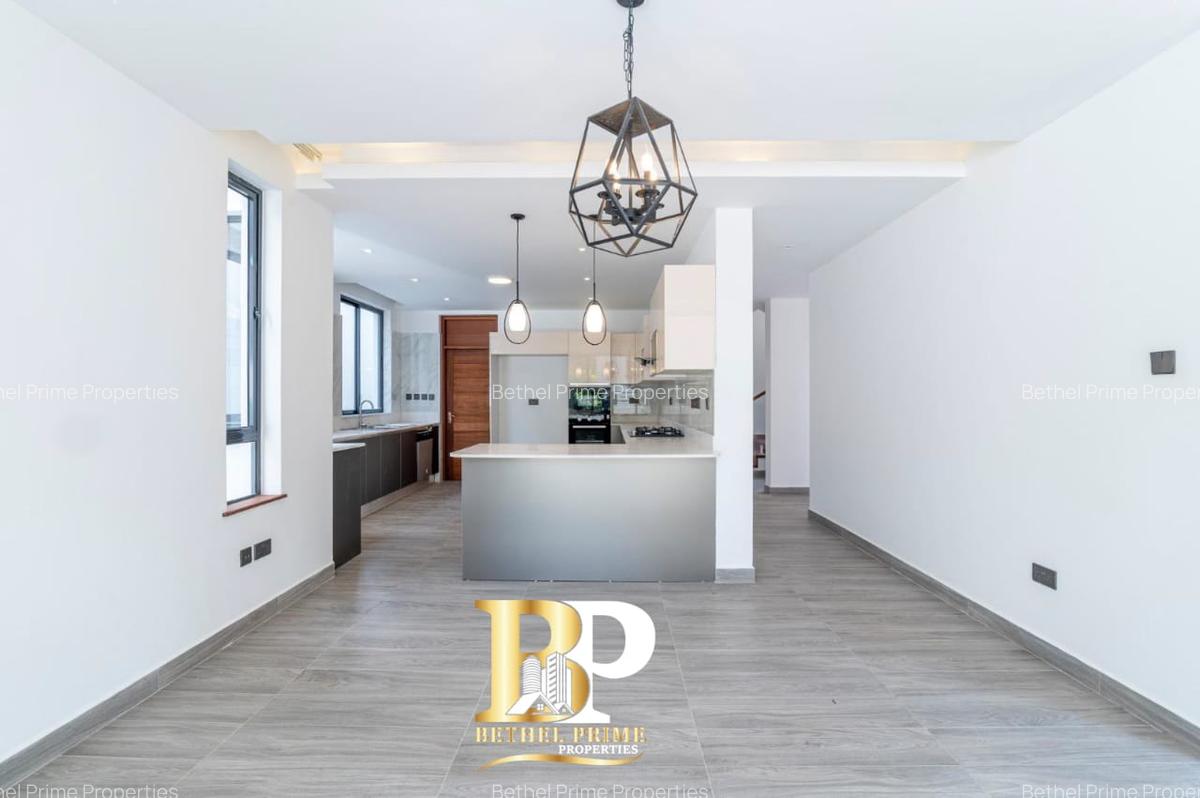 5 Bed Villa with En Suite in Lavington - 5