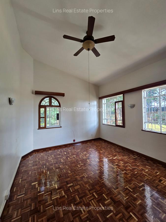 5 Bed House with En Suite in Nyari - 17