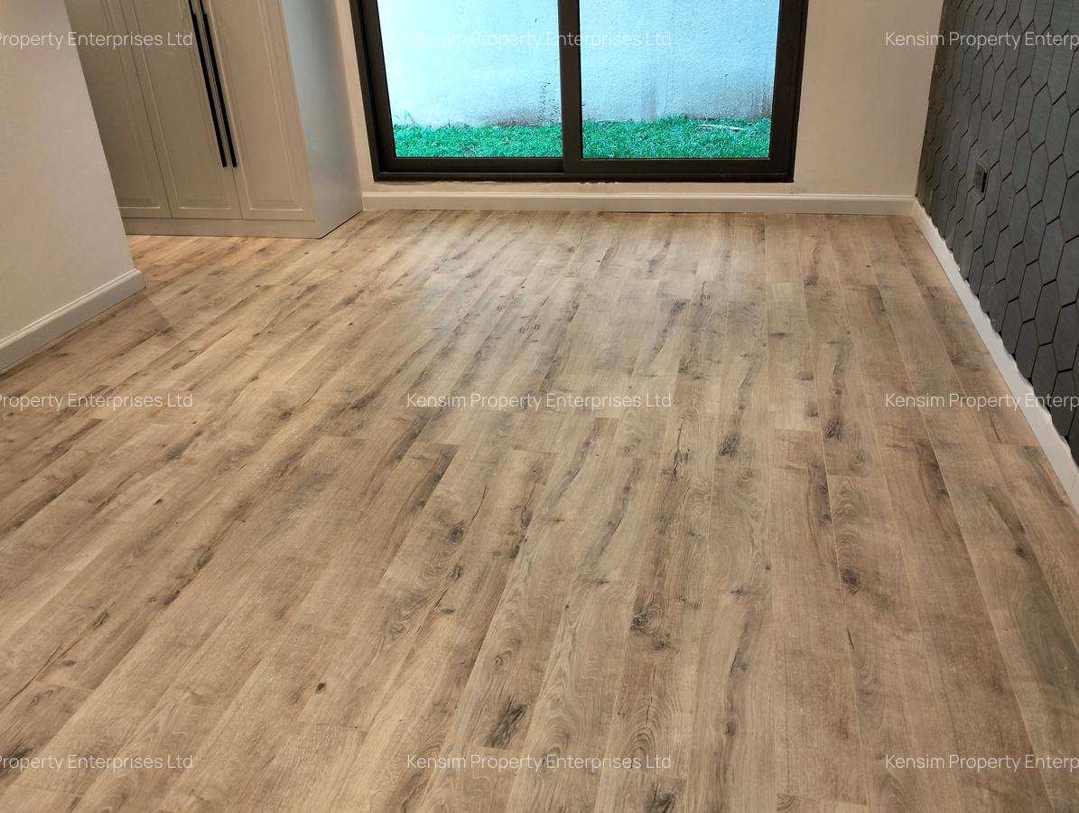 5 Bed Townhouse with En Suite in Lavington - 19