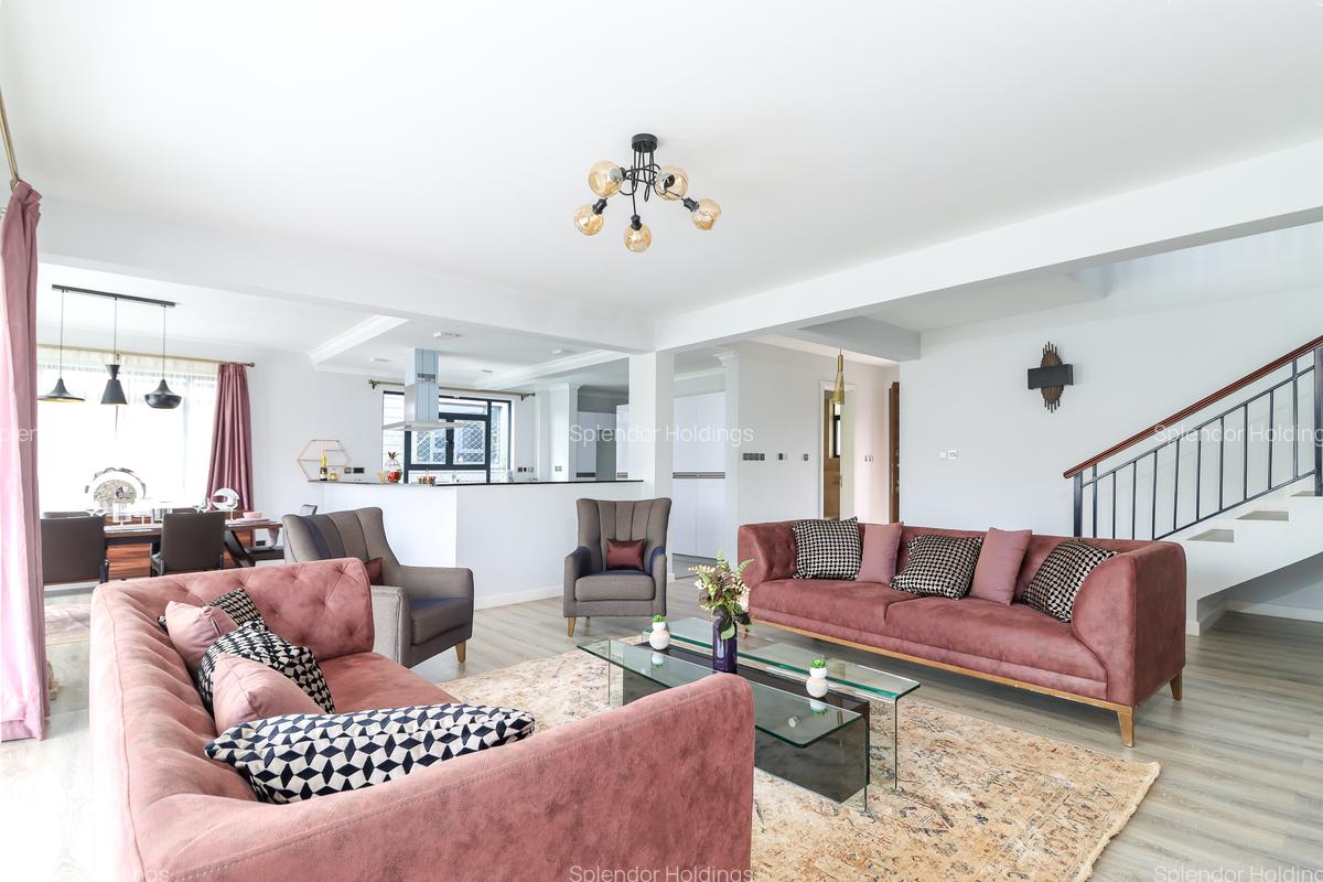 4 Bed Villa with En Suite in Runda - 1