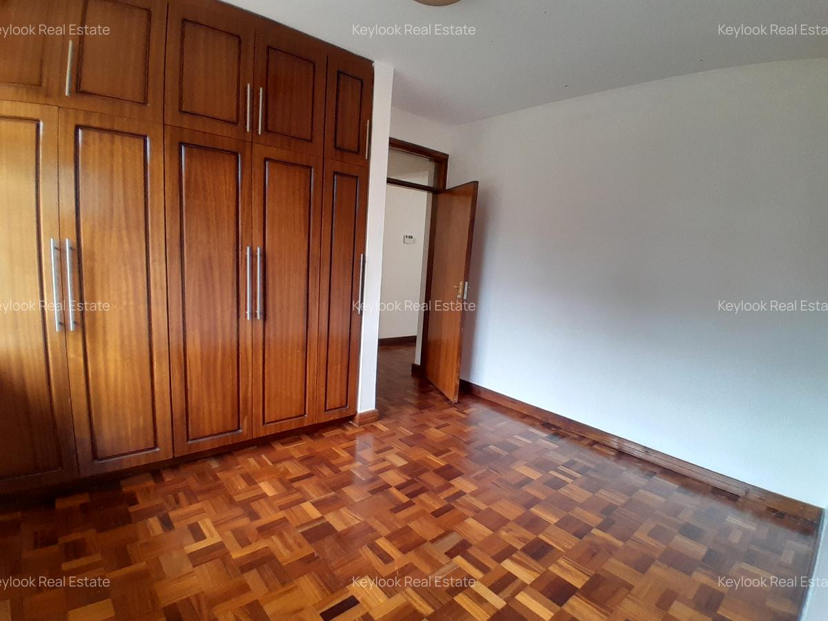 5 Bed Townhouse with En Suite at Lavington - 18