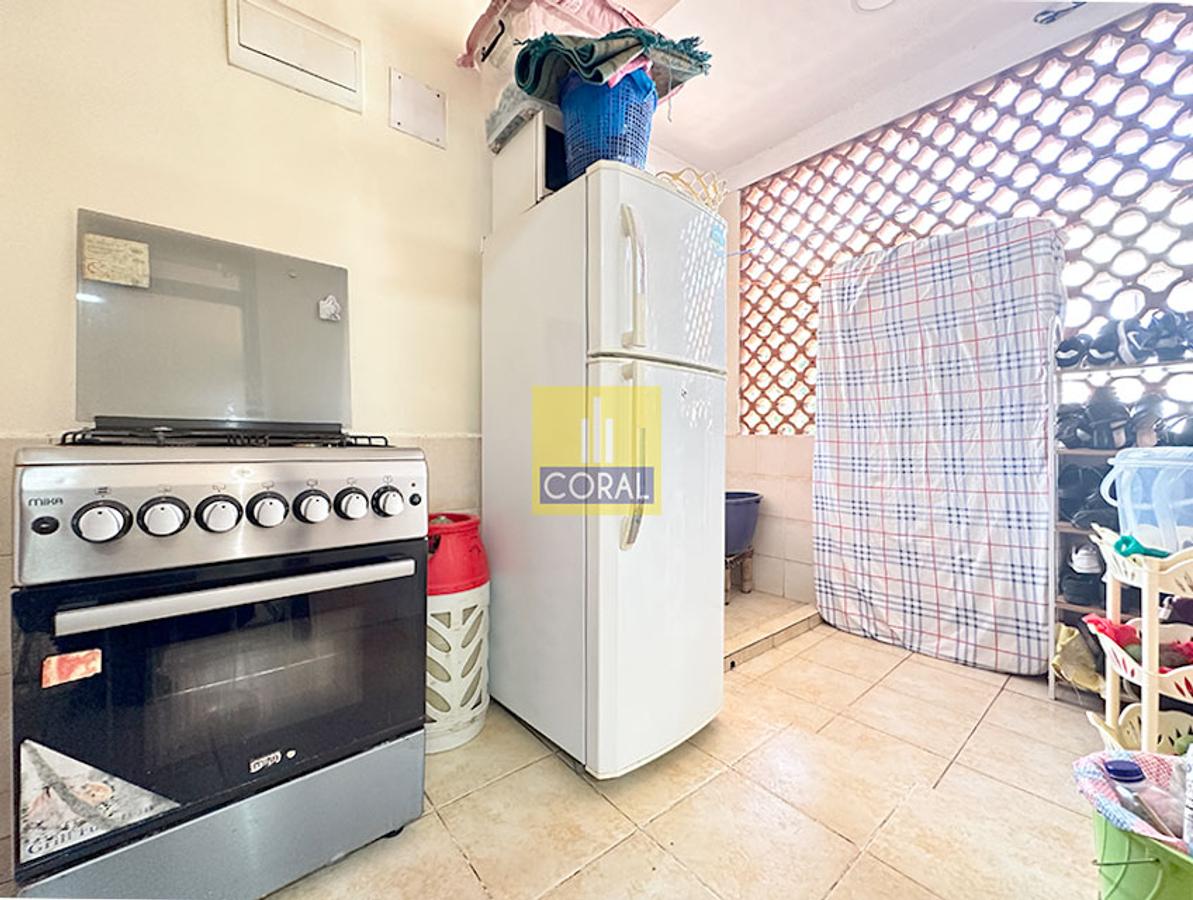 3 Bed Apartment with Parking in Kilimani - 13