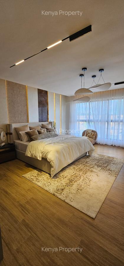 Serviced 2 Bed Apartment with En Suite in Parklands - 4