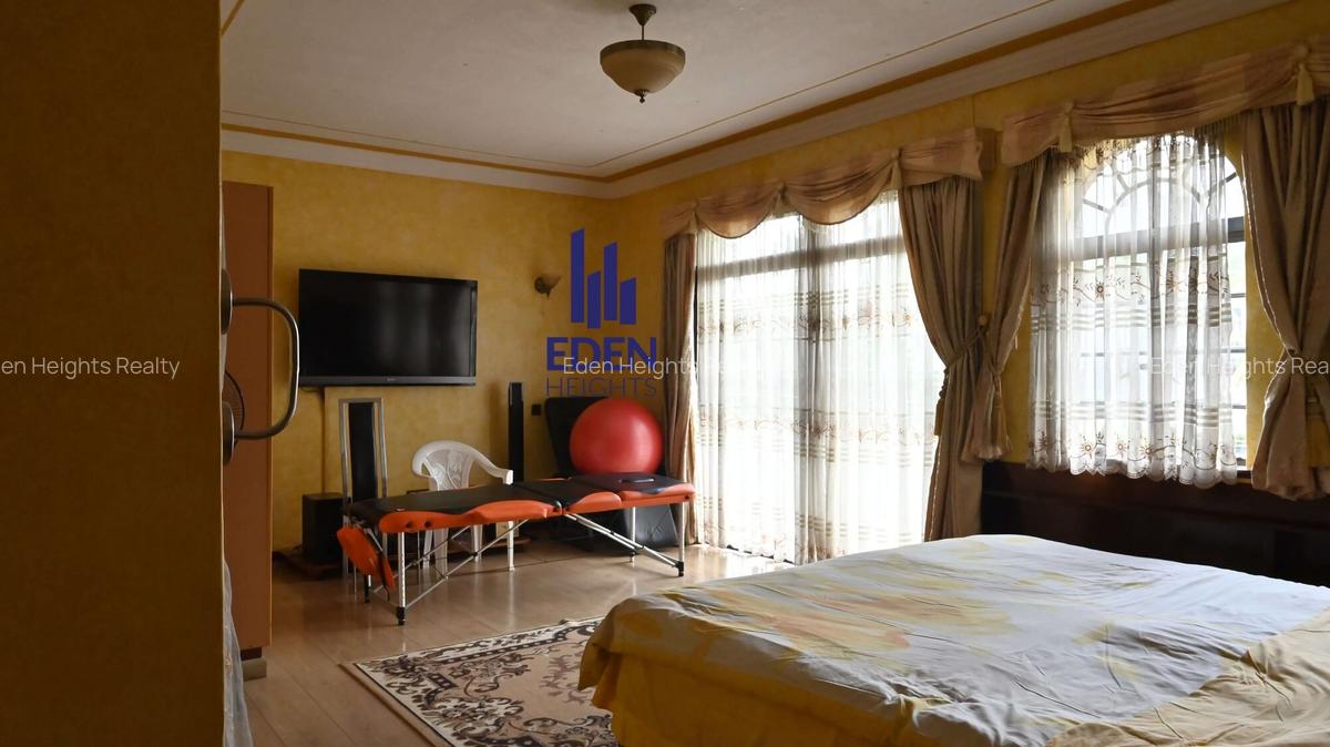 5 Bed Townhouse with En Suite in General Mathenge - 17