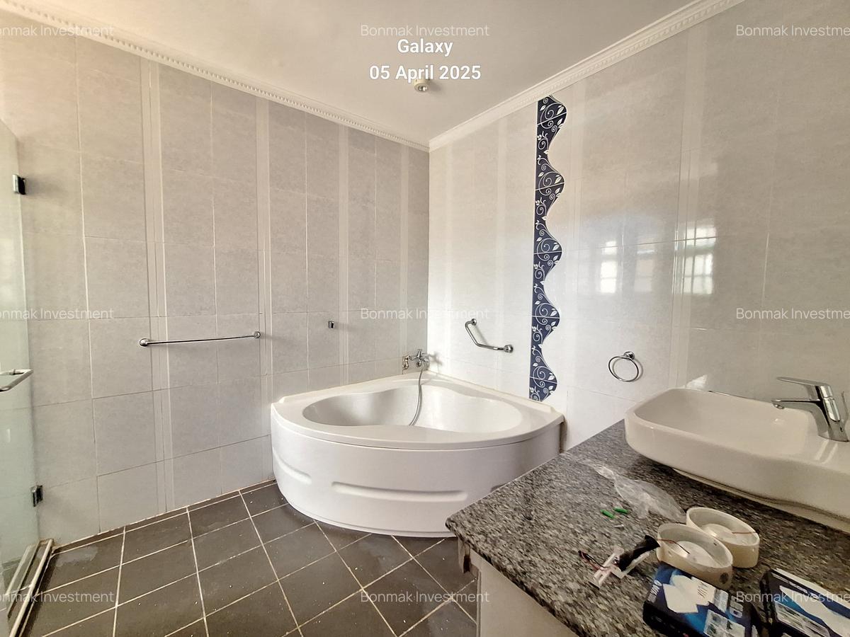 4 Bed Townhouse with En Suite at Kyuna Rise - 17