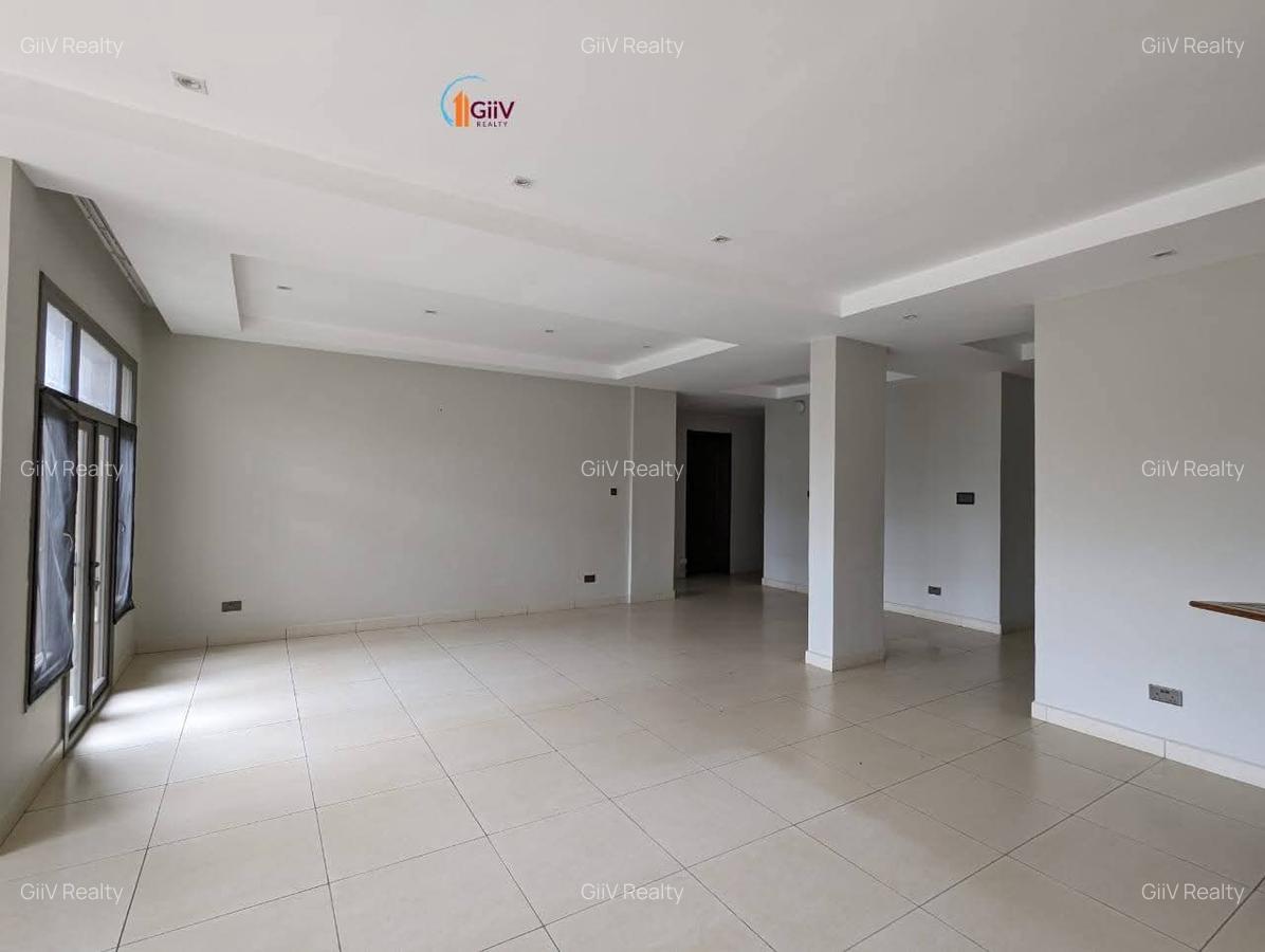 3 Bed Apartment with Gym in Riverside - 6