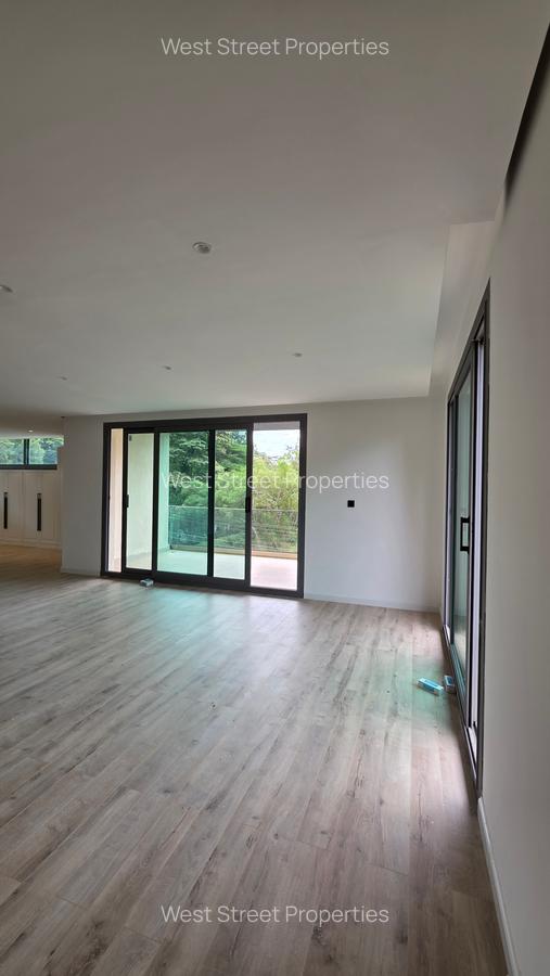 5 Bed Villa with En Suite at Lavington - 6