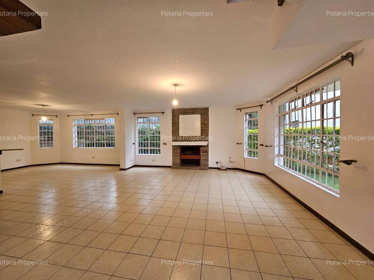 4 Bed Townhouse with En Suite in Spring Valley - 4