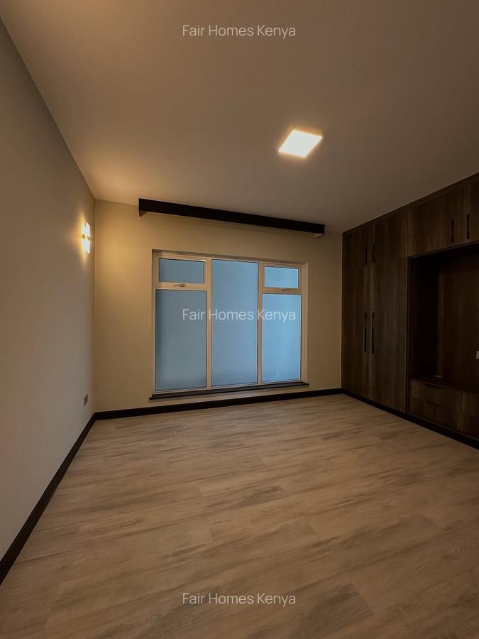 2 Bed Apartment with En Suite at Riverside Drive - 11