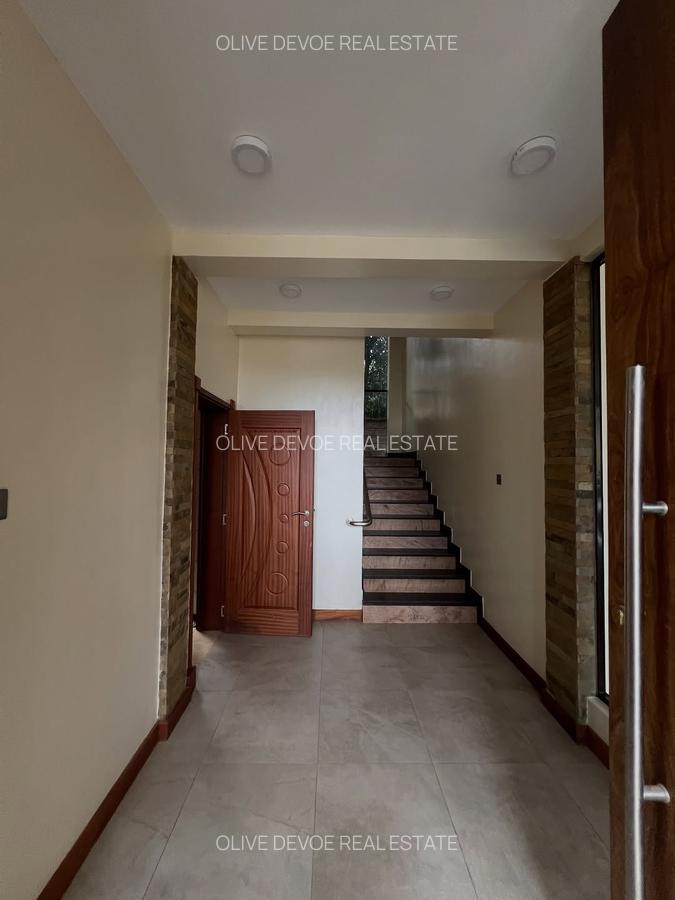 5 Bed Townhouse with En Suite in Lavington - 6