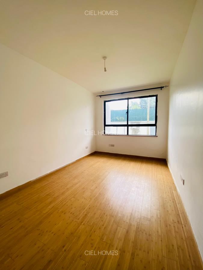 4 Bed Villa with En Suite in Lavington - 8