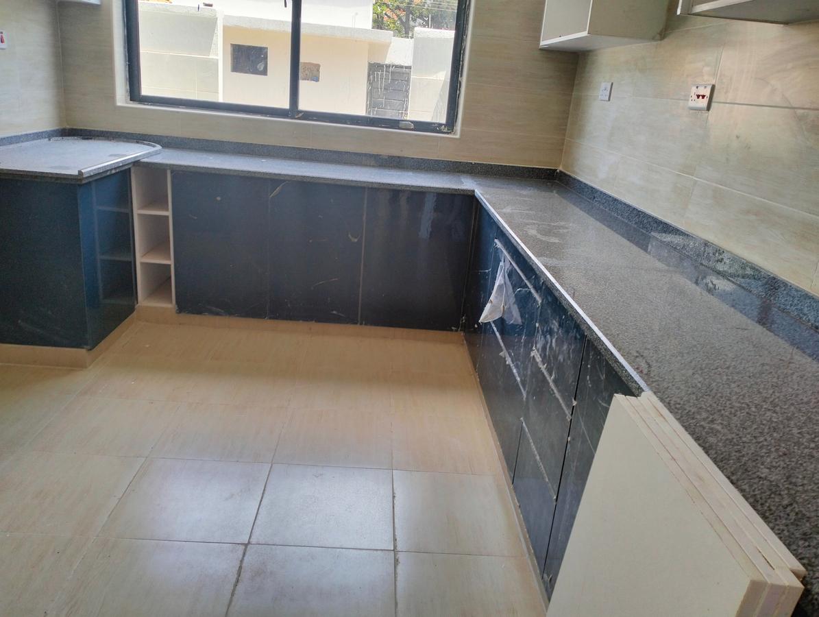 4 Bed Townhouse with En Suite in Lavington - 3