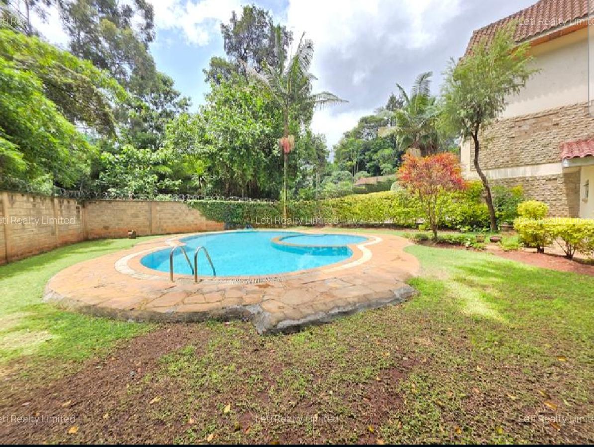 4 Bed Townhouse with En Suite in Riverside - 2