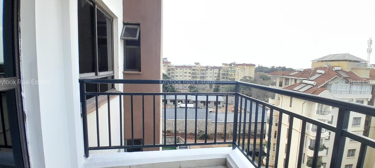 3 Bed Apartment with En Suite at Lavington - 9