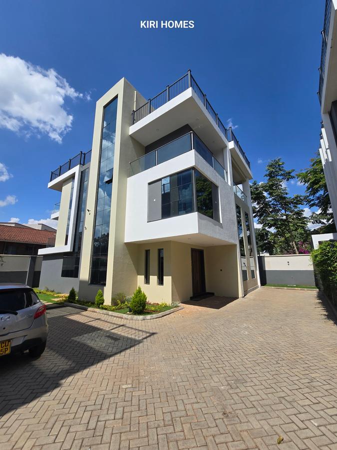 5 Bed Townhouse with En Suite in Lavington - 2