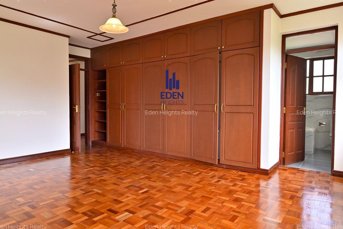 4 Bed Townhouse with En Suite in Lavington - 9
