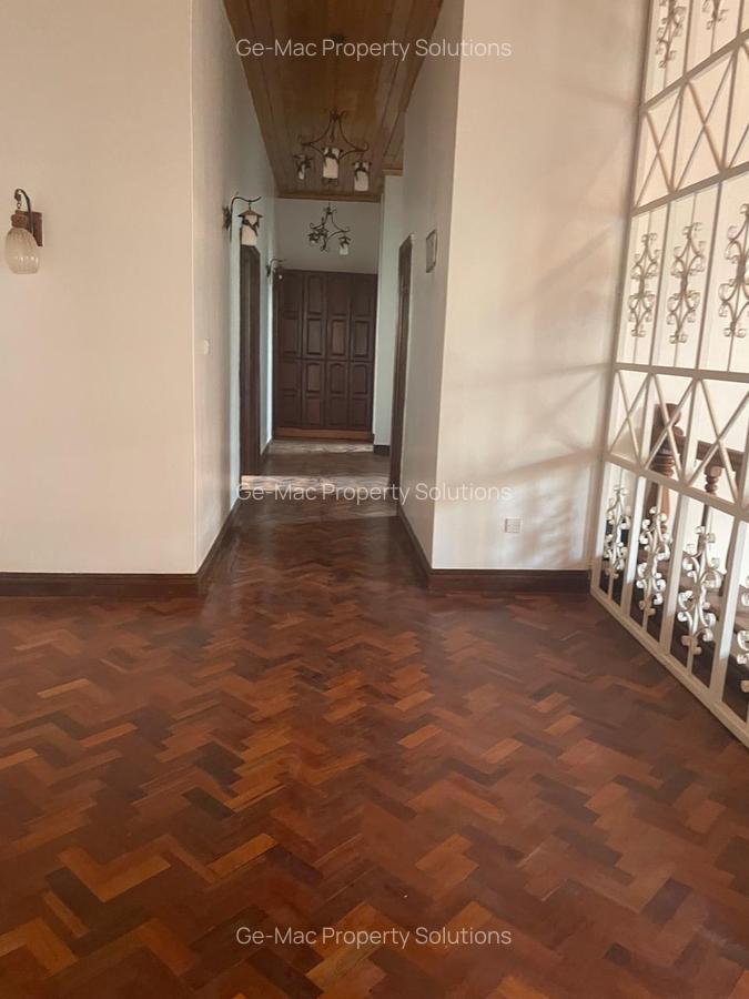 5 Bed House with En Suite in Runda - 3