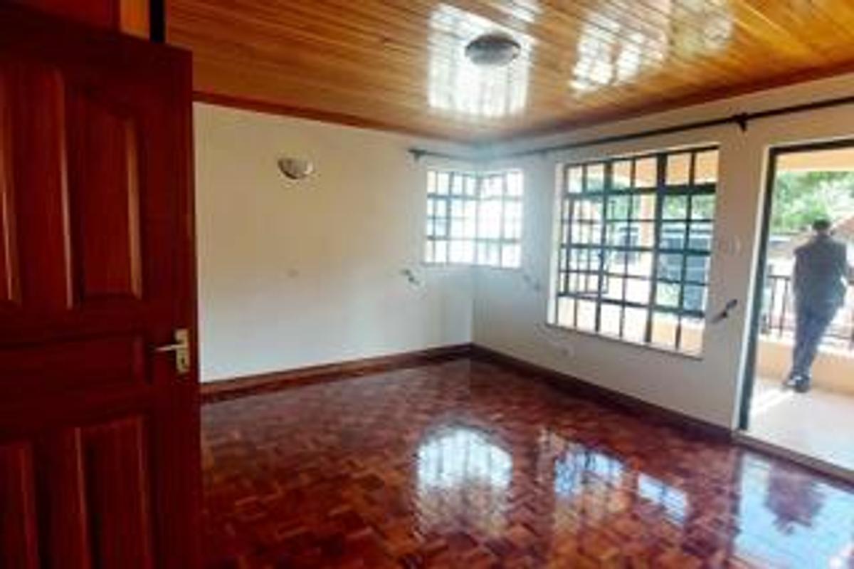 5 Bed Townhouse with En Suite at Lavington Green - 15