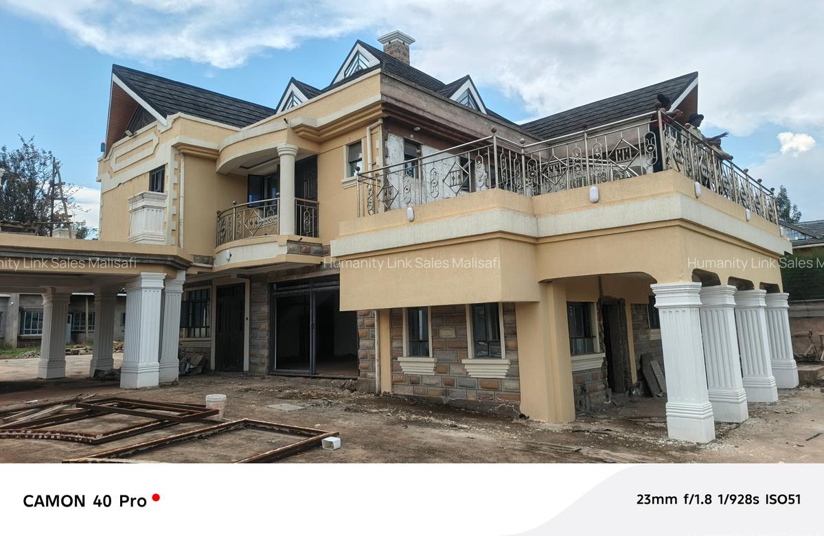 5 Bed Villa with En Suite at Safari Park Avenue - 9