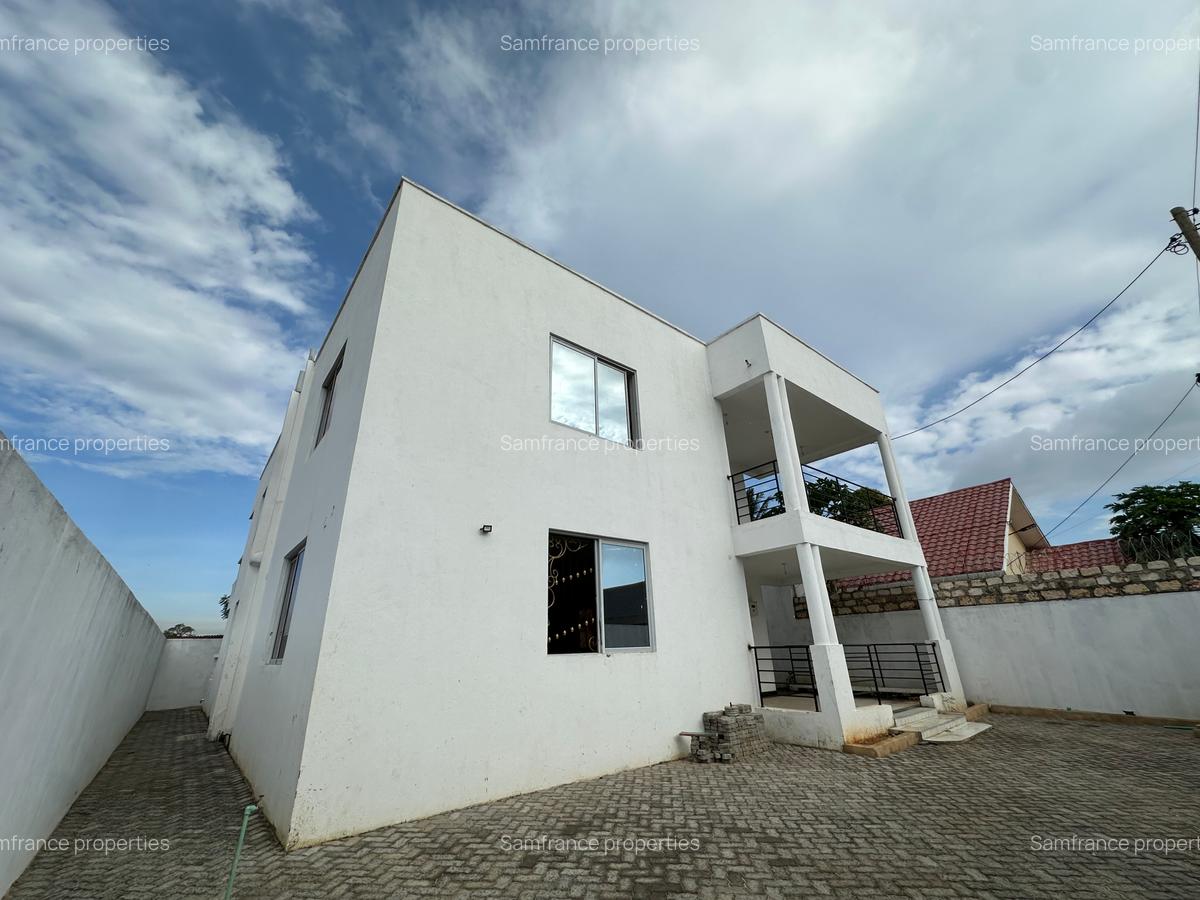 4 Bed House with En Suite at Utange - 2