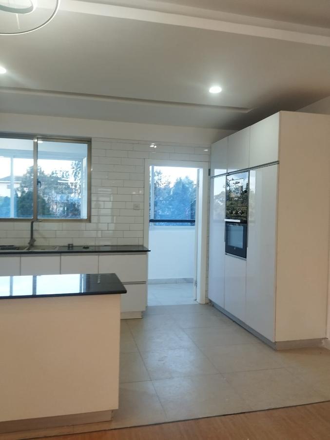 3 Bed Apartment with En Suite in Lavington - 11