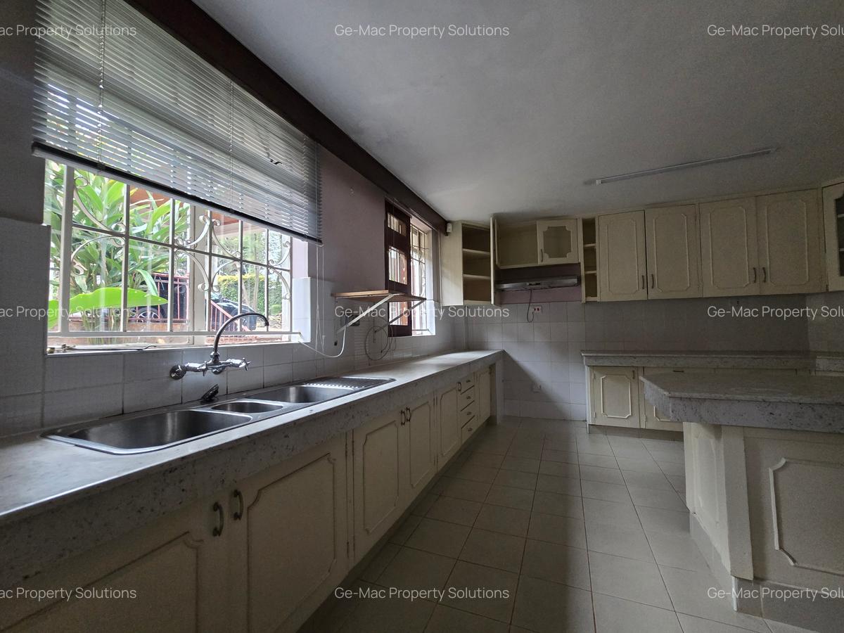 4 Bed House with En Suite in Runda - 9