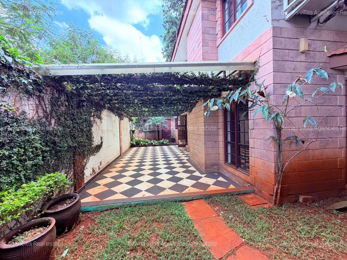 5 Bed Townhouse with En Suite at General Mathenge - 13