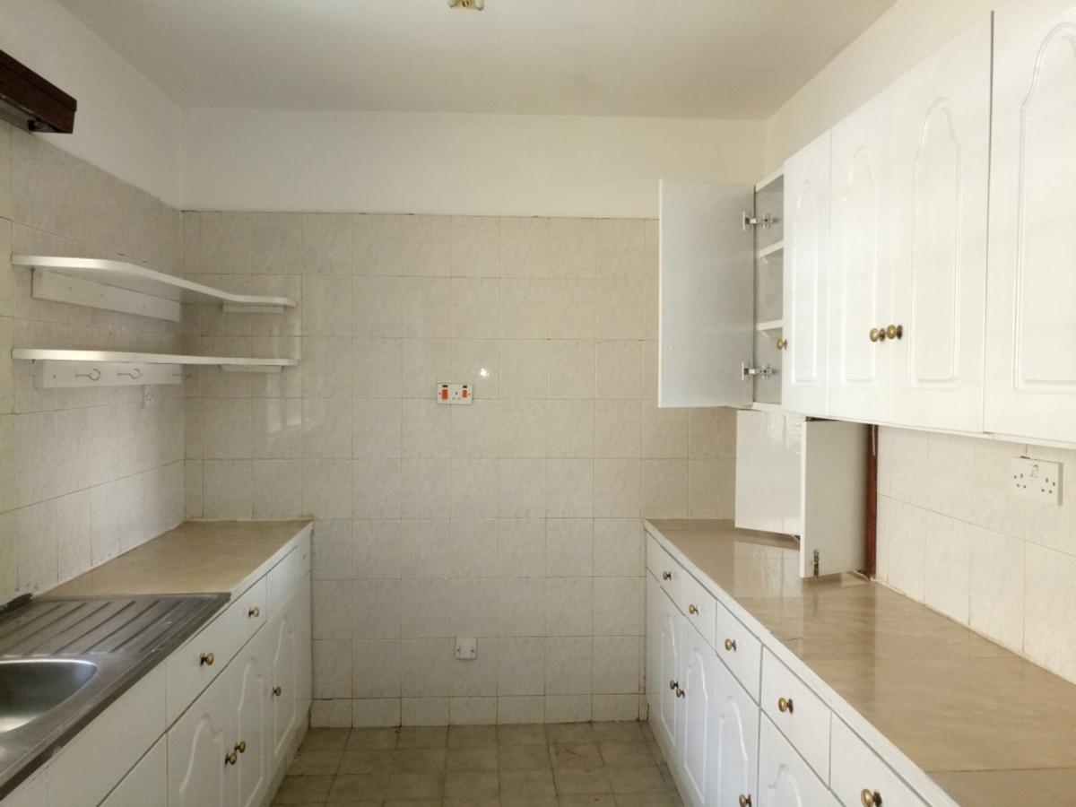 1 Bed Apartment with En Suite at Milimani - 4