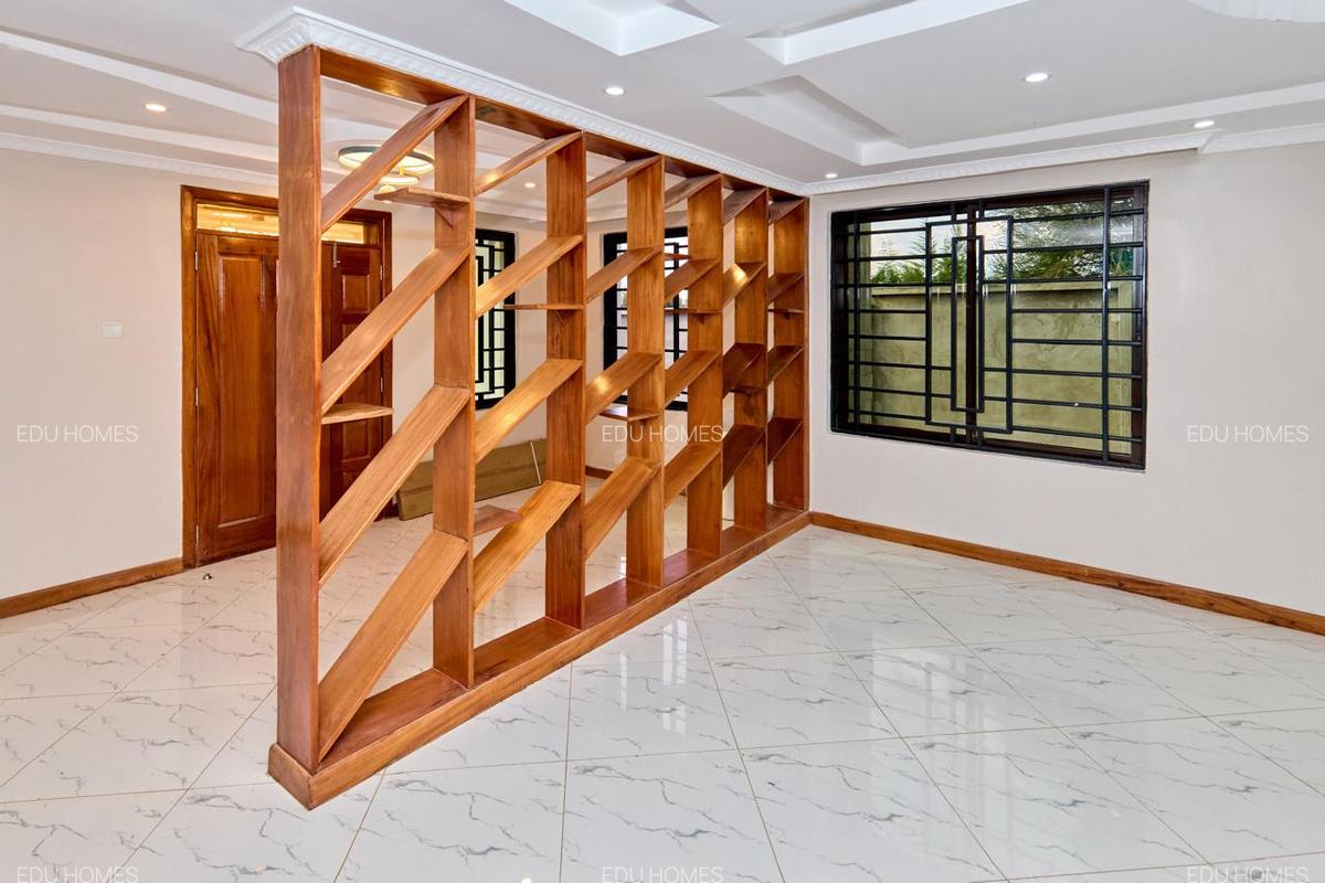 5 Bed Townhouse with En Suite at Maiyan - 16