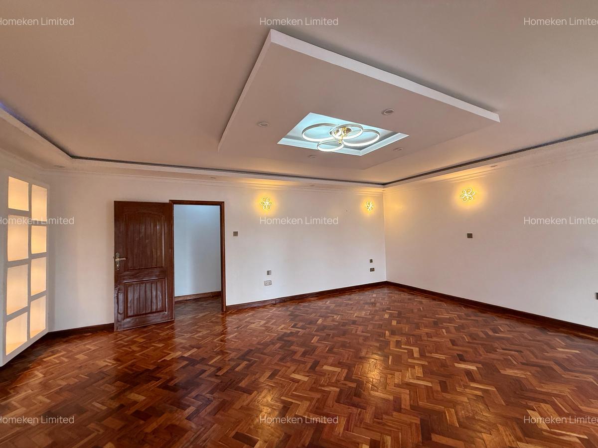 5 Bed House with Garden at Old Runda - 10