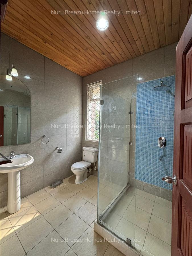 5 Bed Townhouse with En Suite in Rosslyn - 9
