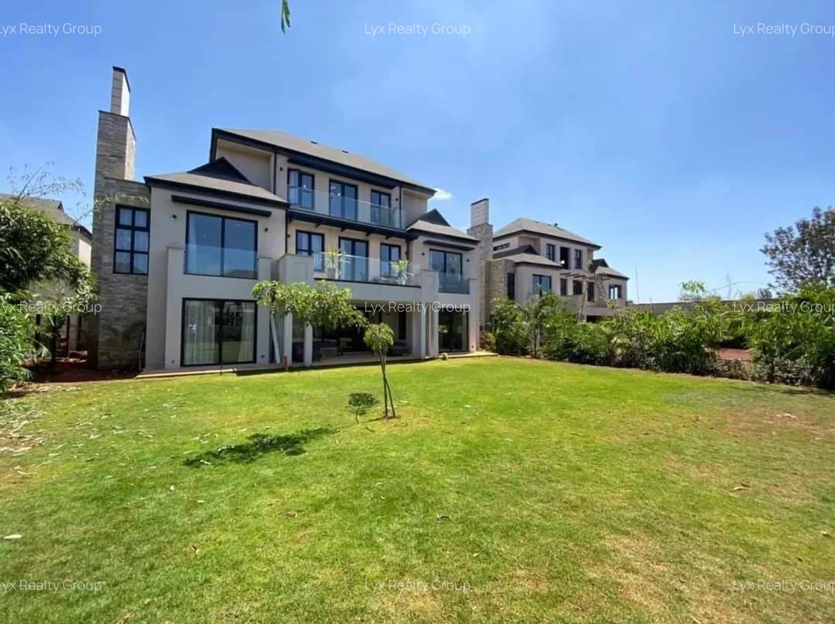 5 Bed Villa with En Suite in Runda - 1