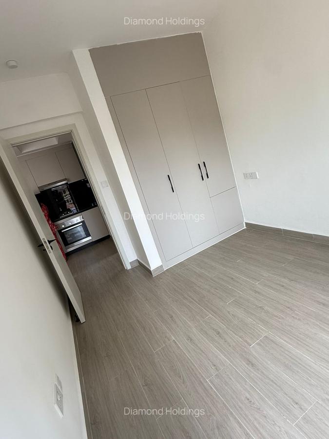 1 Bed Apartment with En Suite at Kilimani - 4