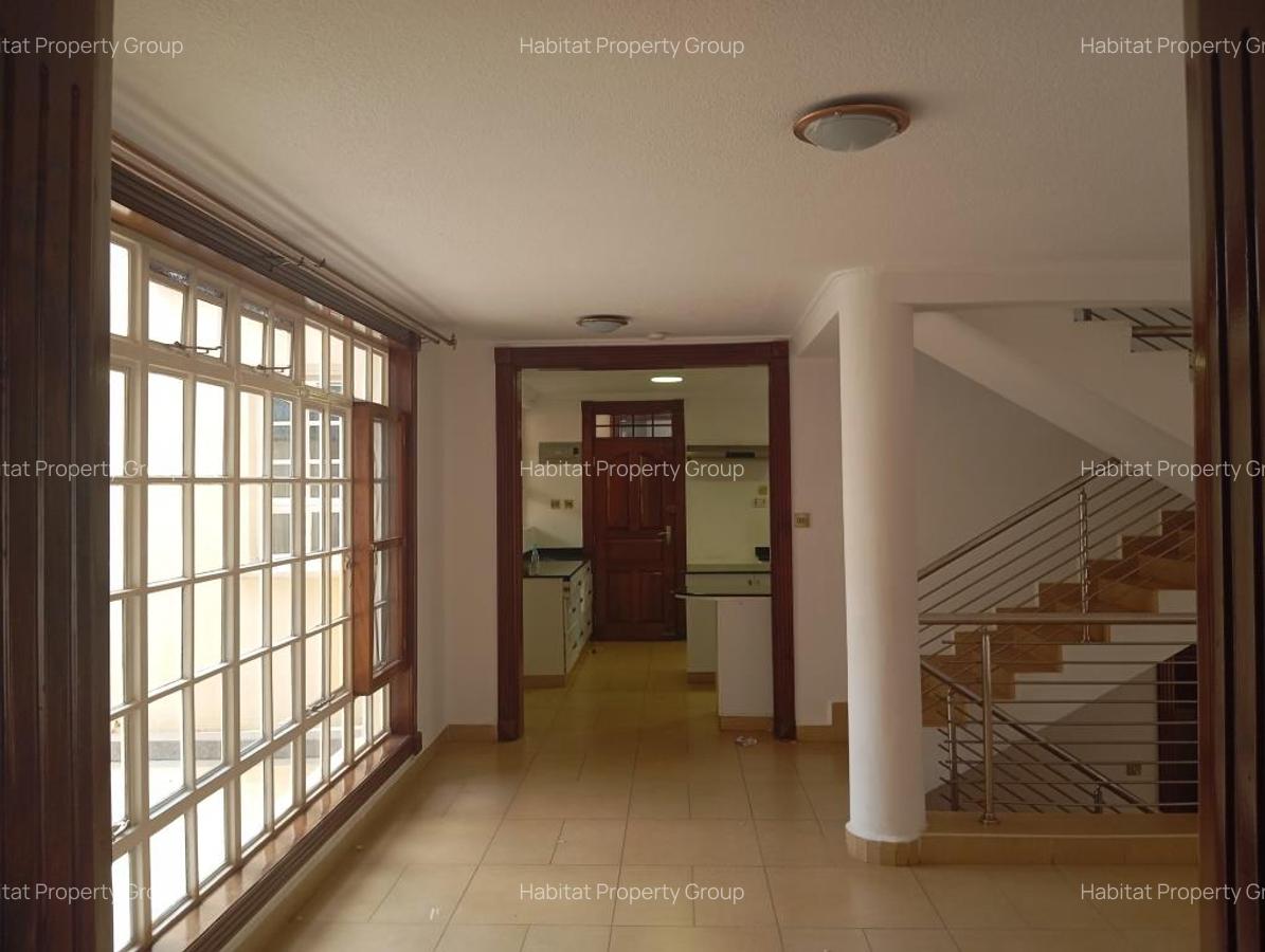 4 Bed Townhouse with En Suite at Grevillea Groove - 14