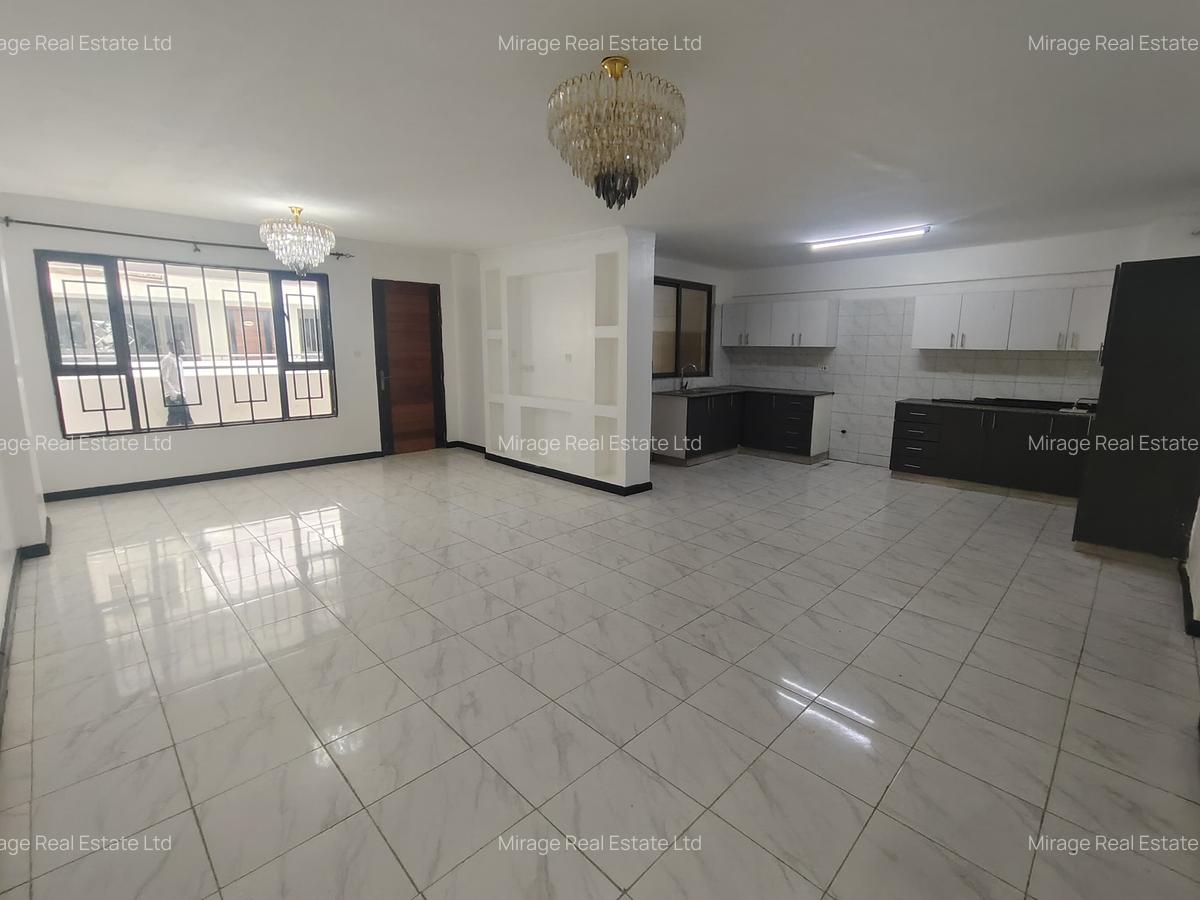4 Bed Apartment with En Suite in Parklands - 18