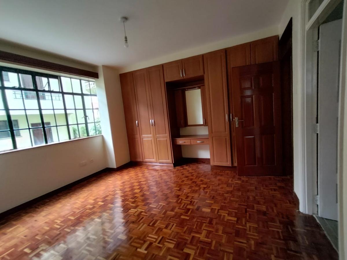 3 Bed Apartment with En Suite in Lavington - 17