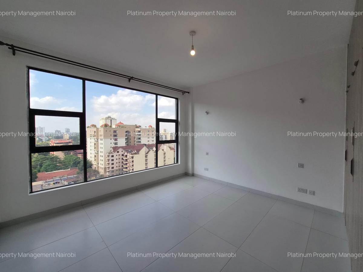 3 Bed Apartment with En Suite at Second Parklands - 18