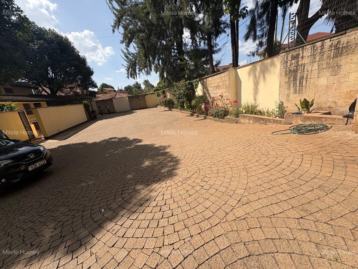 4 Bed Villa with En Suite at Eagle Park - 7