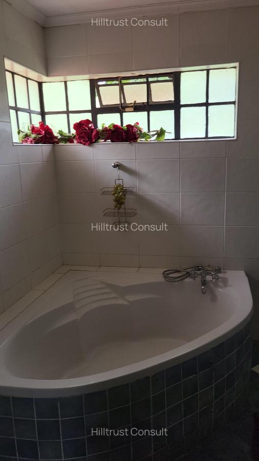 4 Bed Townhouse with En Suite in Spring Valley - 17