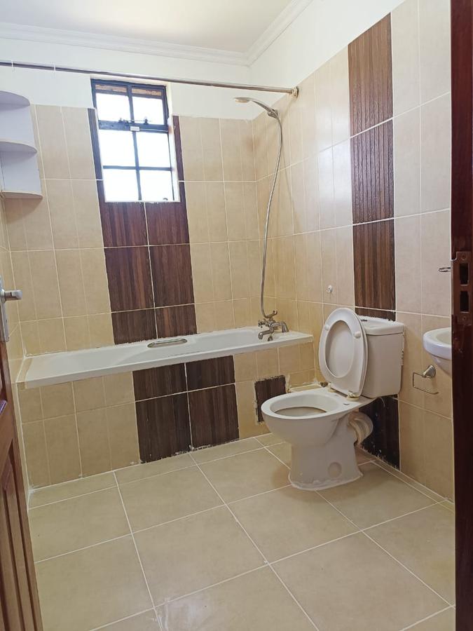 4 Bed House with En Suite at Fourways Junction Estate - 5