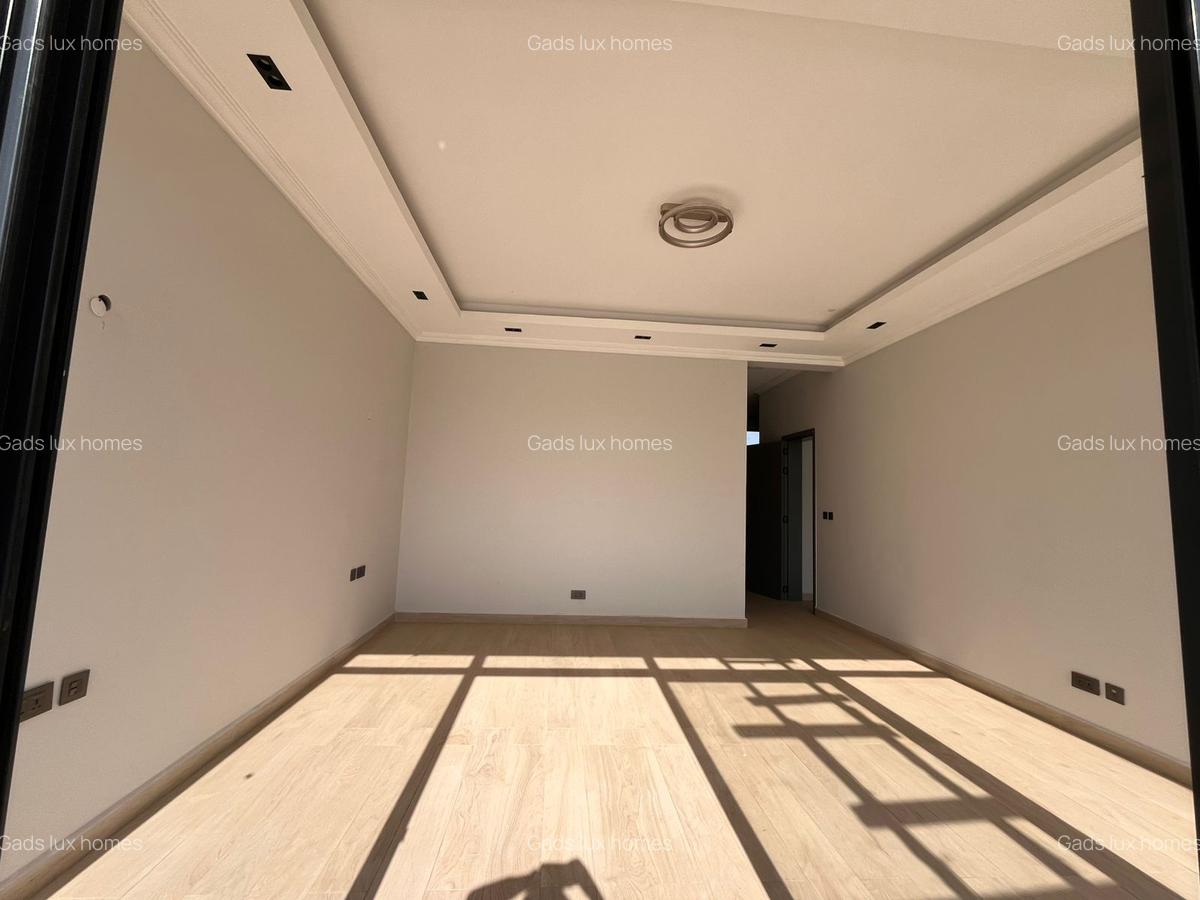 5 Bed Villa with En Suite at Lavington - 7