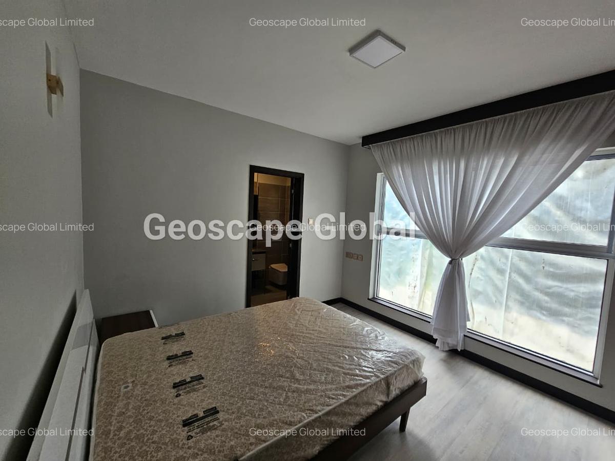 3 Bed Apartment with En Suite in Riverside - 4