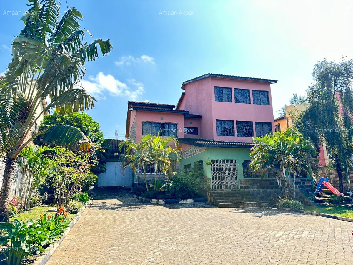 5 Bed House with En Suite in Nakuru - 1