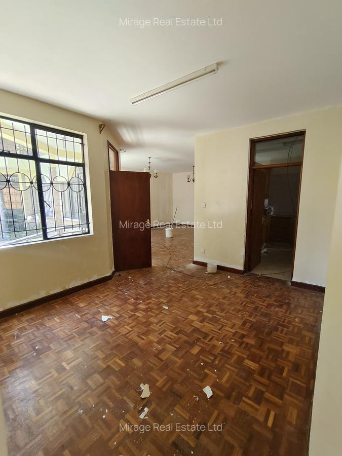 3 Bed Apartment with Swimming Pool in Kilimani - 12